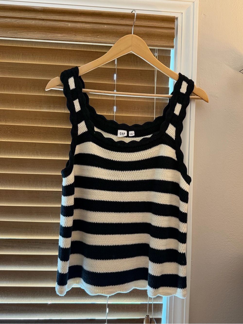 GAP ✨ Black and White Striped Sweater Tank